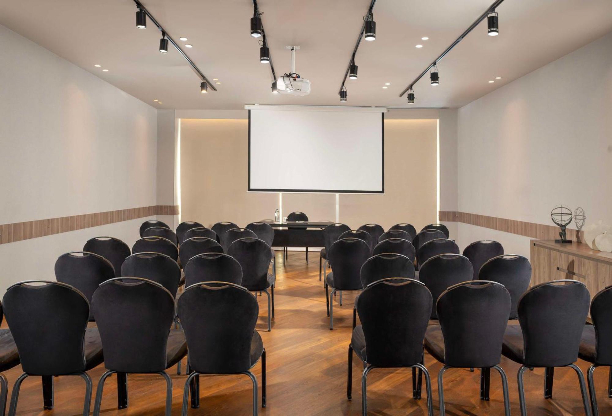 Radisson Blu Hotel Istanbul Ottomare Exterior foto Meeting room