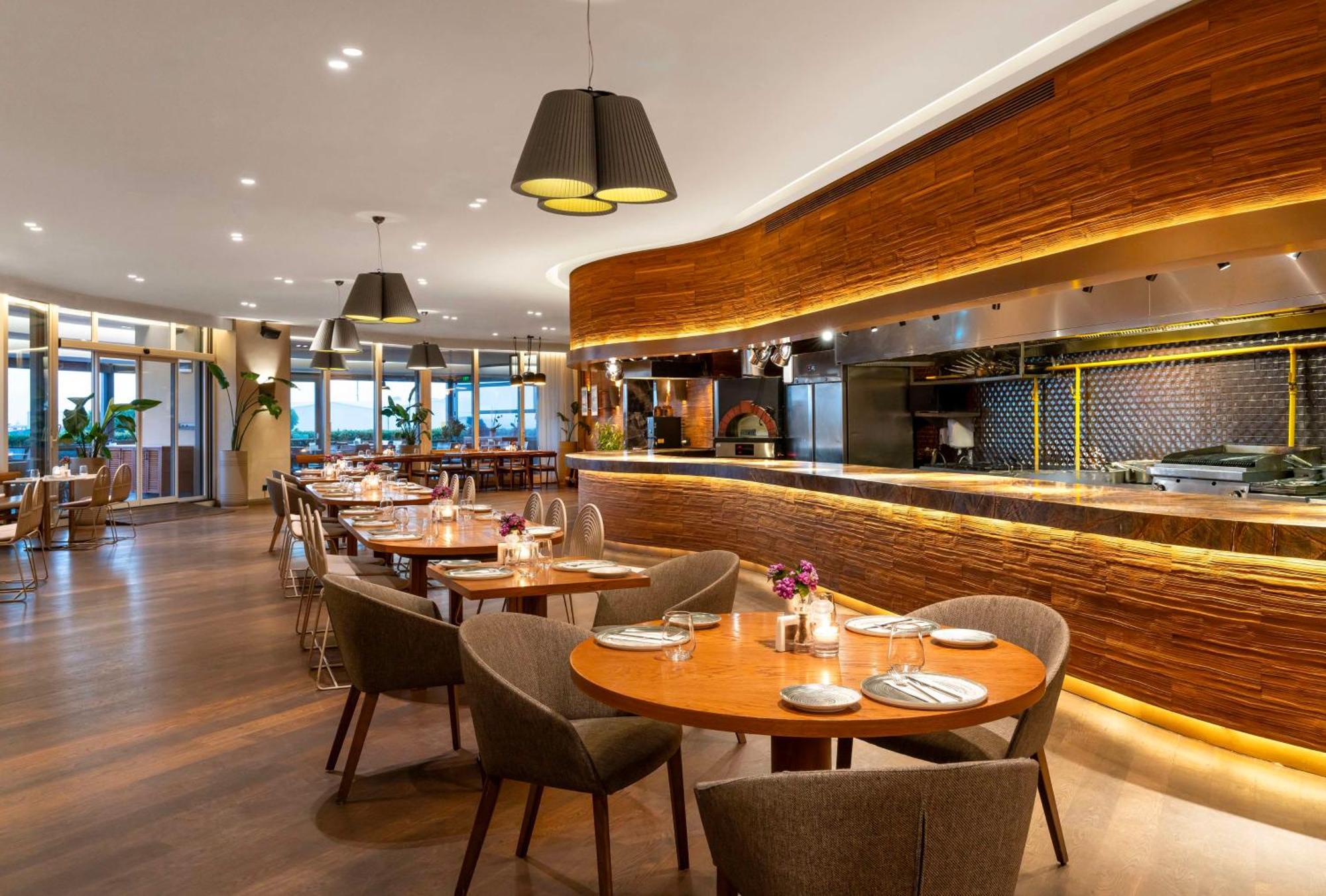 Radisson Blu Hotel Istanbul Ottomare Exterior foto The Kitchen Table